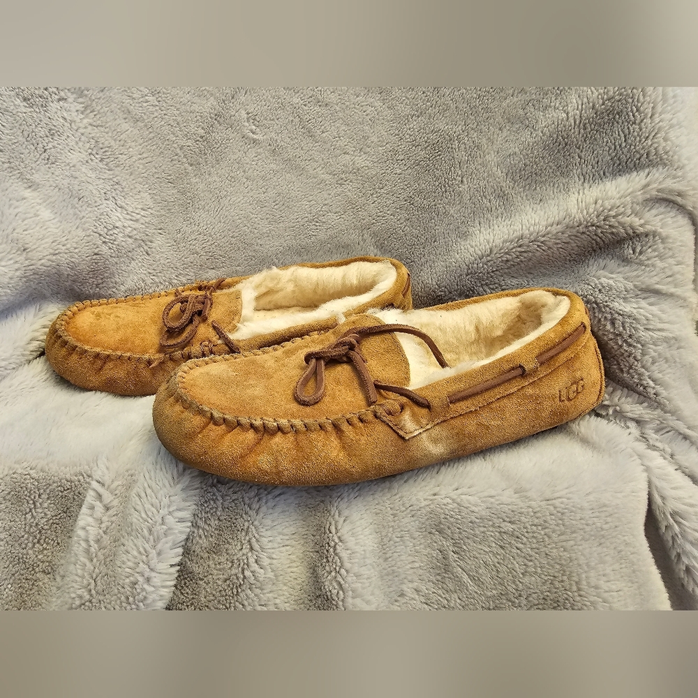 Ugg | Moccasin Slippers